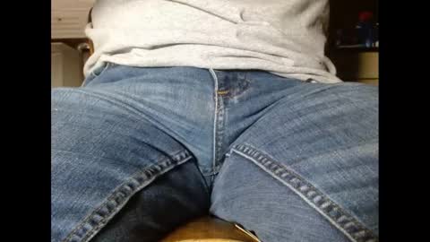 Snapshot of fuzzyblues chatting on 02/04/25, 08:49 Fuzzy Blues online show from 02/04/25, 08:49