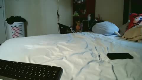 fuzzypeaches87 online show from 04/18/26, 07:58