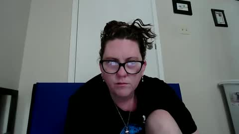 fuzzypeaches87 online show from 06/08/26, 03:23