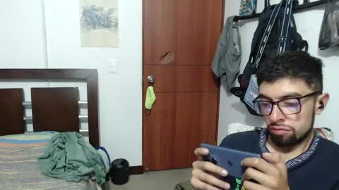 Snapshot of fvckhorneyguy chatting on 06/02/26, 03:52 andrew online show from 06/02/26, 03:52