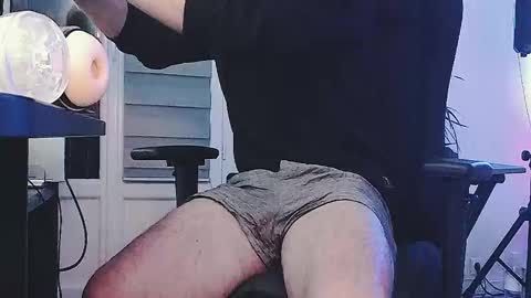 Snapshot of fxp0rn chatting on 12/16/24, 05:54 fxp0rn online show from 12/16/24, 05:54