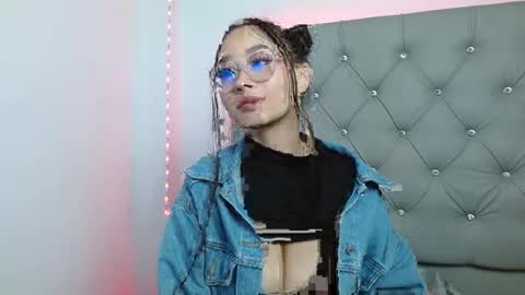 Victoria online show from 09/14/25, 12:32