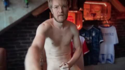 Snapshot of g00nst4r chatting on 01/04/25, 03:28 g00nst4r online show from 01/04/25, 03:28