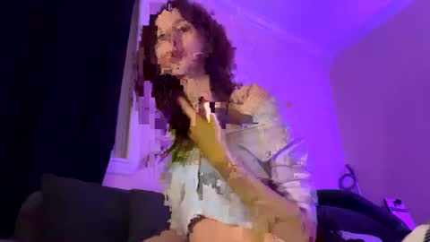 Snapshot of g0ddessluna1800 chatting on 02/25/25, 05:52 Goddess Luna online show from 02/25/25, 05:52