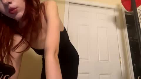 Snapshot of g0ddessluna1800 chatting on 12/19/25, 06:20 Goddess Luna online show from 12/19/25, 06:20