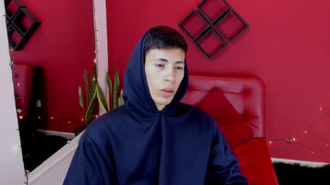 Snapshot of gaarataihen1 chatting on 12/26/24, 01:43 Gaara online show from 12/26/24, 01:43