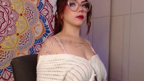 Snapshot of gabb__yy chatting on 10/22/25, 11:04 online show from 10/22/25, 11:04