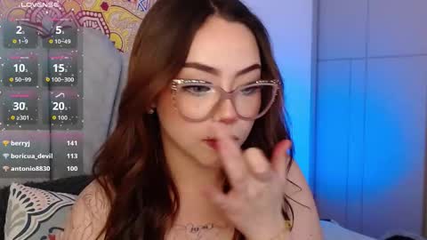 Snapshot of gabb__yy chatting on 11/26/25, 09:10 online show from 11/26/25, 09:10