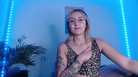 Gabriela online show from 01/23/25, 01:19