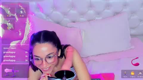 Snapshot of gabbieskinny chatting on 10/22/25, 03:23 gabbieskinny online show from 10/22/25, 03:23