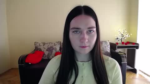 Snapshot of gabby_di chatting on 04/25/26, 08:17 Jaklin online show from 04/25/26, 08:17