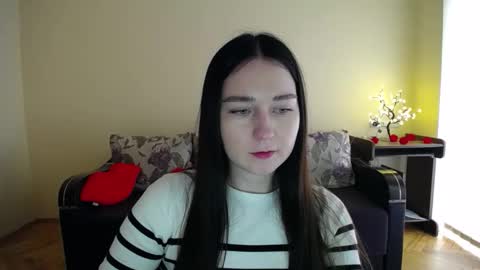 Snapshot of gabby_di chatting on 04/28/26, 09:36 Jaklin online show from 04/28/26, 09:36