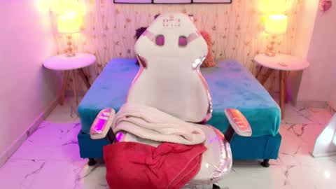 Snapshot of gabby_evanns chatting on 03/08/25, 03:13 gabby_evanns online show from 03/08/25, 03:13