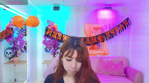 Snapshot of gabby_evanns chatting on 10/31/25, 11:55 gabby_evanns online show from 10/31/25, 11:55