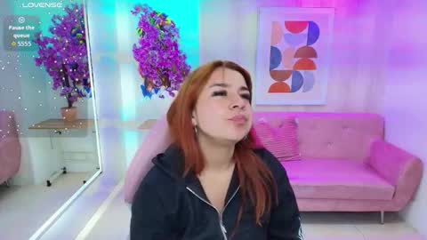 Snapshot of gabby_evanns chatting on 11/25/25, 11:54 gabby_evanns online show from 11/25/25, 11:54