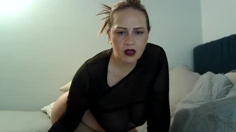 Snapshot of gabby_stone32 chatting on 12/10/24, 05:39 gabby online show from 12/10/24, 05:39