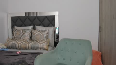   Instagram soygabi g   online show from 12/15/24, 02:41