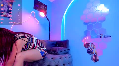 Snapshot of gabi_queenn_ chatting on 12/06/24, 06:28 online show from 12/06/24, 06:28