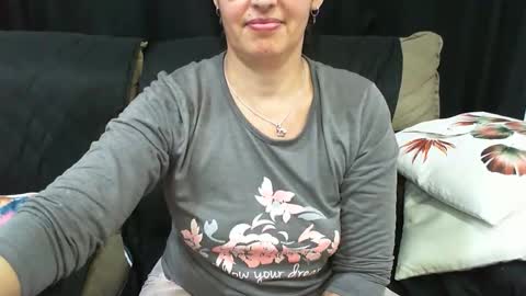 gaby  layla online show from 09/09/25, 11:37