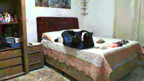 gaby  layla online show from 09/15/25, 09:04