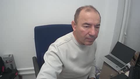 gabriel9_2003 online show from 04/30/26, 10:10