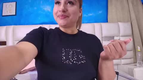 Snapshot of gabriela_leone chatting on 02/24/25, 07:30 gabriela online show from 02/24/25, 07:30