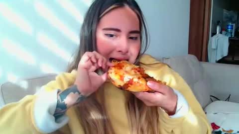 Gabriela Miller online show from 10/19/25, 09:04