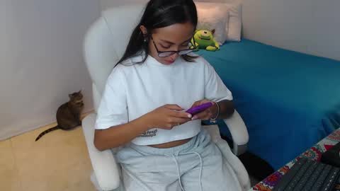 Snapshot of gabriela_morales01 chatting on 02/10/25, 12:08 . online show from 02/10/25, 12:08