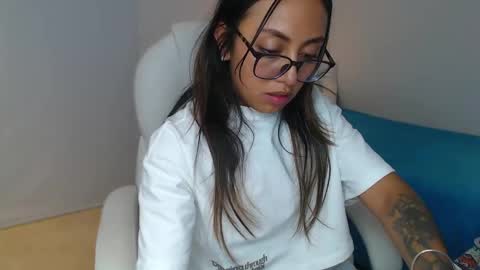 Snapshot of gabriela_morales01 chatting on 02/10/25, 06:20 . online show from 02/10/25, 06:20