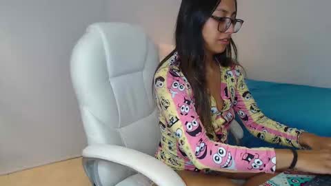 Snapshot of gabriela_morales01 chatting on 02/11/25, 04:11 . online show from 02/11/25, 04:11