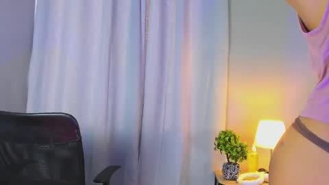 Snapshot of gabrielam_ms chatting on 05/25/26, 04:24 Gabriela Evans MS online show from 05/25/26, 04:24