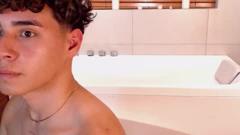 gabriell_ramirez_ online show from 02/08/25, 07:04