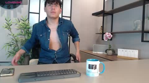 gabriell_ramirez_ online show from 03/01/25, 04:47