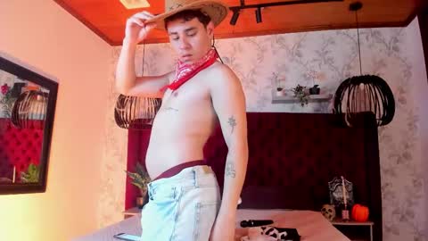 gabriell_ramirez_ online show from 10/30/25, 04:25