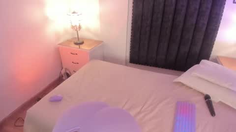 Snapshot of gabriella_ortiz chatting on 11/24/25, 07:24 gabriella ortiz online show from 11/24/25, 07:24