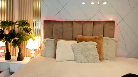 gabriella_santoss online show from 04/21/26, 06:23