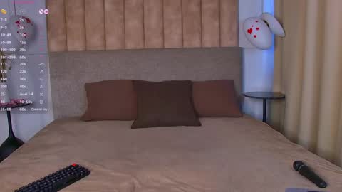 Gabriella online show from 04/01/26, 01:41