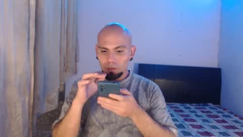 Snapshot of gabrielle_ramirez chatting on 02/09/25, 01:55 Gabriel online show from 02/09/25, 01:55