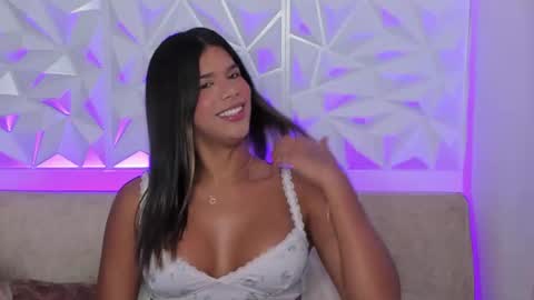 Snapshot of gaby_black_ chatting on 10/17/25, 11:18 Gabriela online show from 10/17/25, 11:18