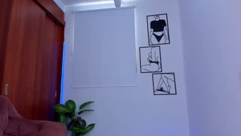    online show from 10/10/25, 08:08