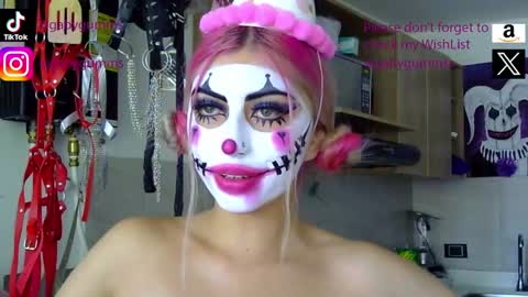 Snapshot of gabygumms chatting on 10/05/25, 01:53 gabygumms online show from 10/05/25, 01:53