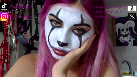 Snapshot of gabygumms chatting on 10/15/25, 01:11 gabygumms online show from 10/15/25, 01:11