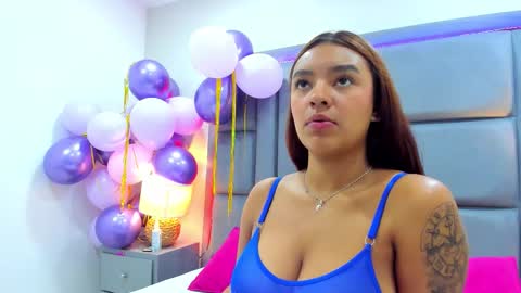 Snapshot of gabymoreau chatting on 12/16/25, 05:07 gabymoreau online show from 12/16/25, 05:07