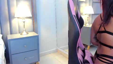 Snapshot of gabymoreau chatting on 06/19/26, 07:39 gabymoreau online show from 06/19/26, 07:39