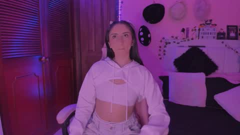 Snapshot of gabyye_capprins chatting on 10/03/25, 12:51 gabyye capprins online show from 10/03/25, 12:51