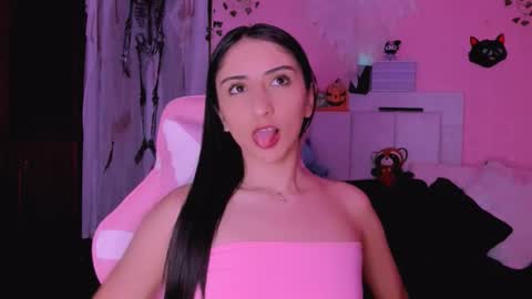 Snapshot of gabyye_capprins chatting on 10/31/25, 12:33 gabyye capprins online show from 10/31/25, 12:33