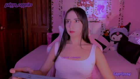 Snapshot of gabyye_capprins chatting on 12/18/25, 12:17 gabyye capprins online show from 12/18/25, 12:17