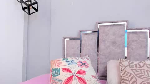 gabyyjones online show from 02/15/25, 11:39