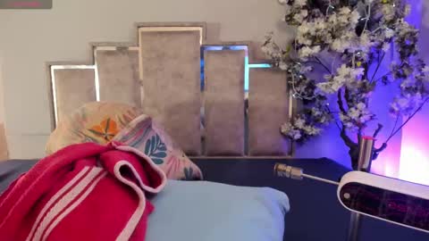 gabyyjones online show from 09/12/25, 12:16