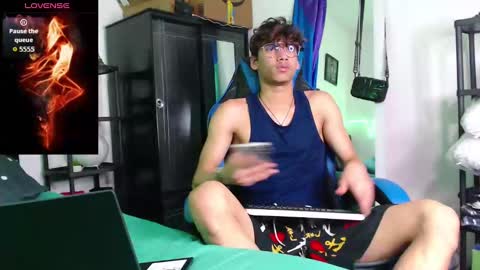 gael_jones online show from 09/17/25, 04:25